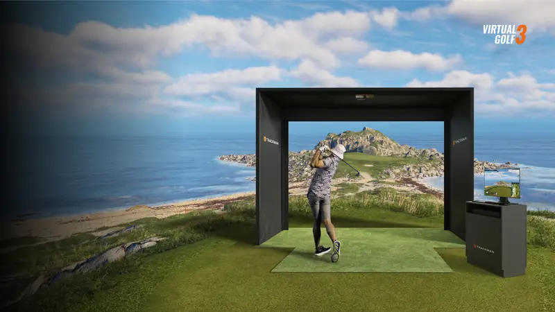 A coastal course rendered on a bay screen.